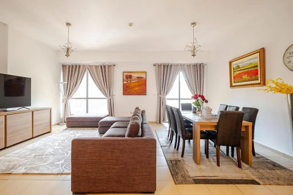 Waterfront Wonderland Apartment Dubai