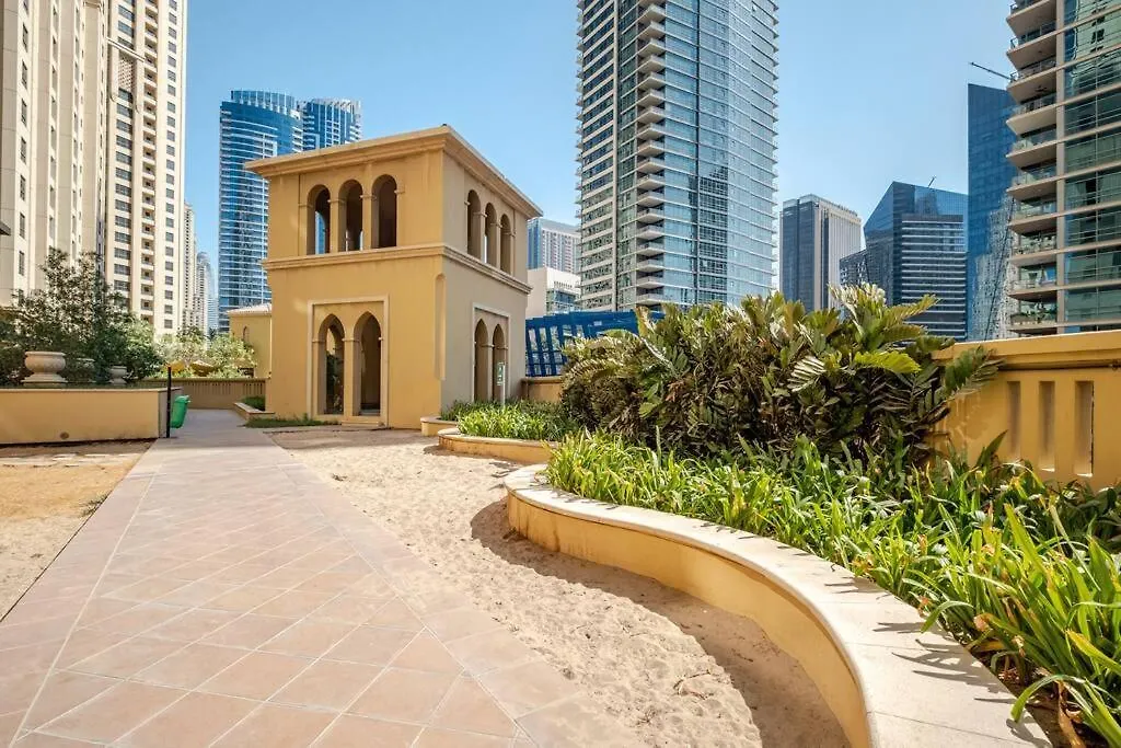 Waterfront Wonderland Apartman Dubaj 0*,